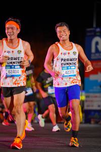 BIB: 424, 62404, 42373
                            <button type="button" onclick="openModal(21559885)" class="btn btn-primary btn-sm float-right btn-popup" data-toggle="modal" data-target=".modal-high-quality">
                        <i class="fas fa-shopping-cart"></i> Add to Cart
                    </button>
                                            <button type="button" onclick="isThisMe(21559885, true)" class="btn btn-success btn-sm float-right btn-popup btn-isme hidden" data-toggle="tooltip" data-placement="bottom" title="นี่คือรูปของคุณใช่ไหม คลิกที่นี่เพื่อเอาเข้าอัลบั้ม">
                        <i class="fas fa-plus"></i> Add to album
                    </button>
                    <button type="button" onclick="isThisMe(21559885, false)" class="btn btn-warning btn-sm float-right btn-popup btn-isnotme hidden">
                        <i class="fas fa-ban"></i> Remove from album
                    </button>